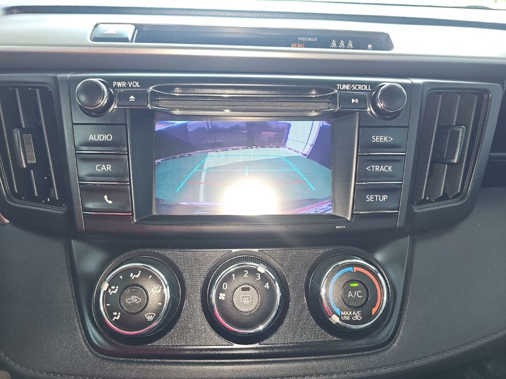 Used 2017 Toyota RAV4 LE FWD image 20