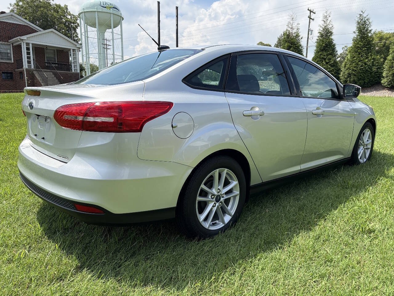 Used 2015 Ford Focus SE w/ Interior Protection Package FWD image 4