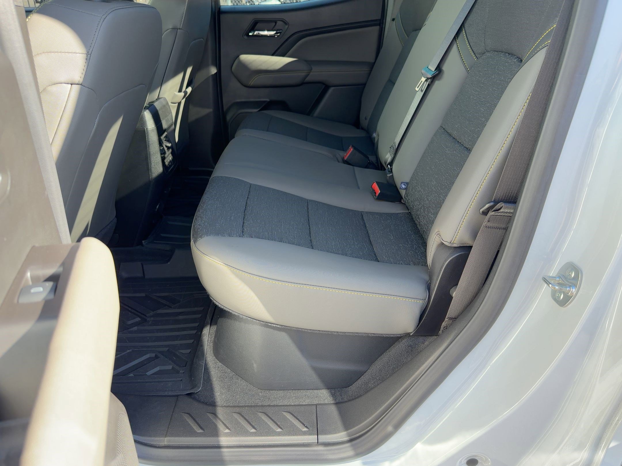 Used 2024 Chevrolet Colorado ZR2 w/ Technology Package image 12