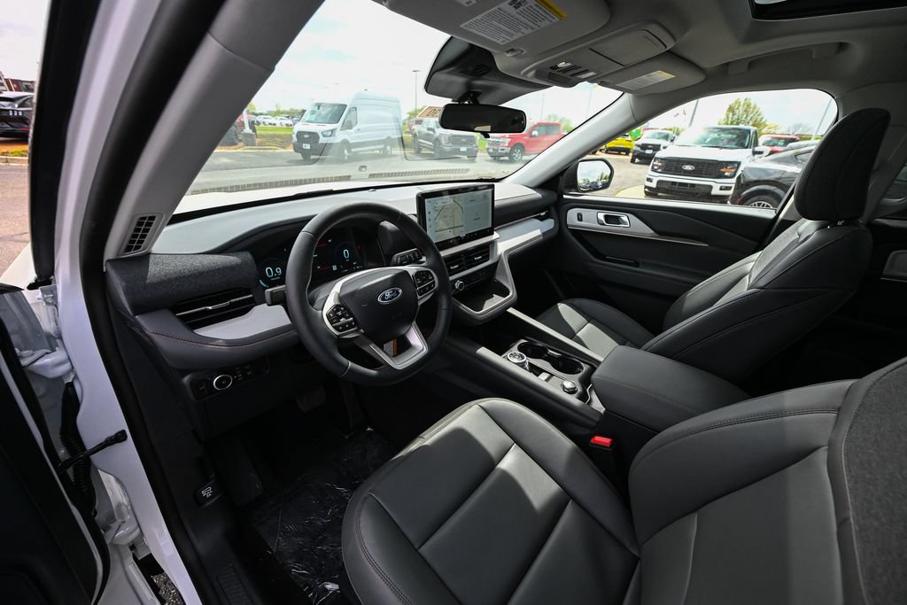 New 2026 Ford Explorer Active w/ Active Comfort Package AWD/4WD image 16