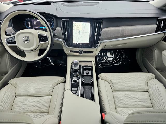 Used 2023 Volvo V90 B6 Cross Country Ultimate image 27