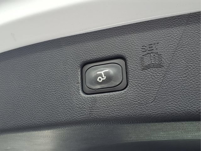 Used 2024 Ford Edge SEL w/ Convenience Package AWD/4WD image 11