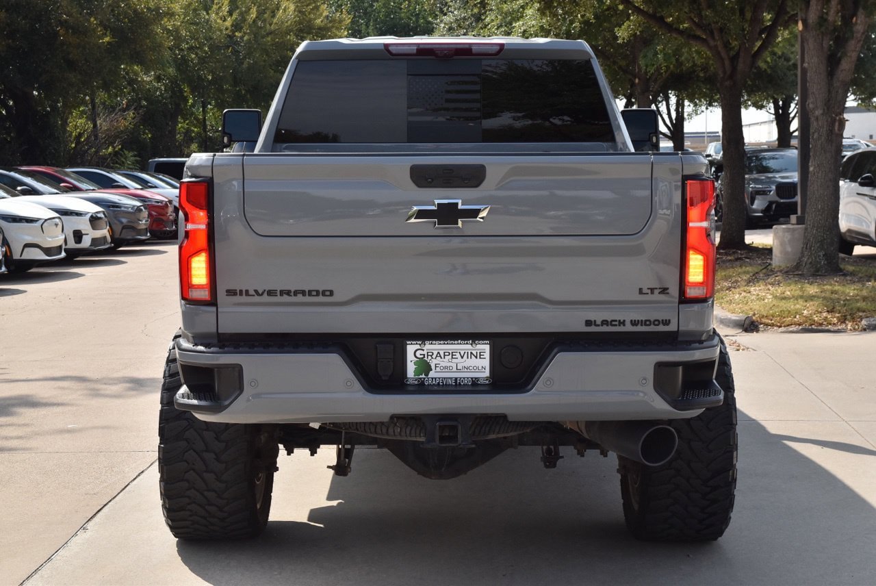 Used 2024 Chevrolet Silverado 2500 LTZ w/ LTZ Plus Package AWD/4WD image 9
