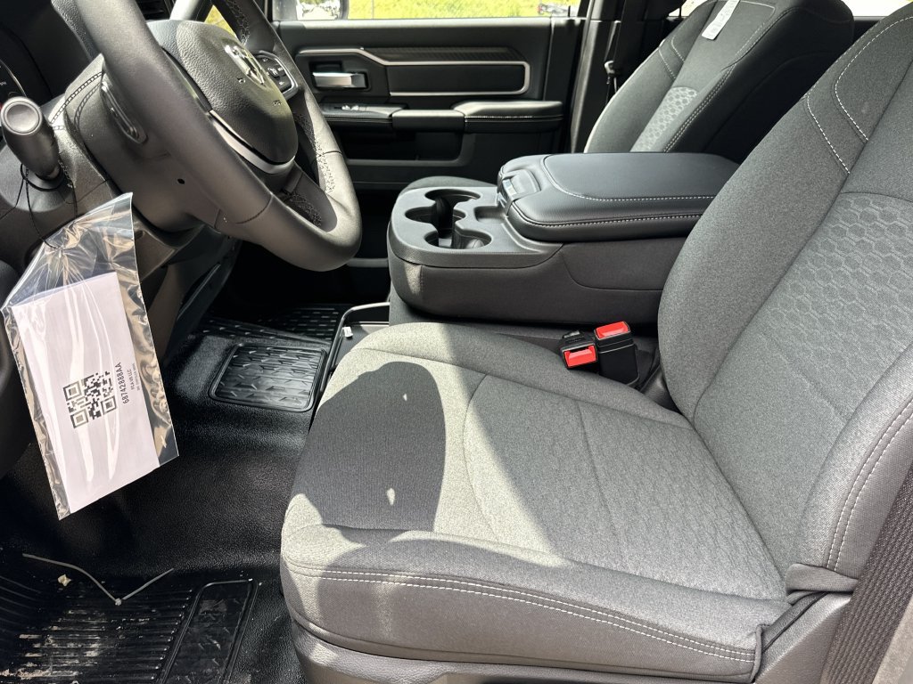 New 2026 RAM 4500 4x4 Crew Cab DRW image 11