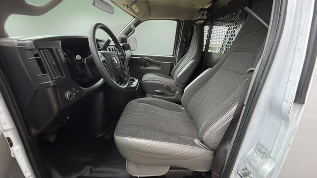 Used 2024 Chevrolet Express 2500 w/ Driver Convenience Package RWD image 20