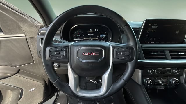 Used 2023 GMC Yukon XL SLT AWD/4WD image 12
