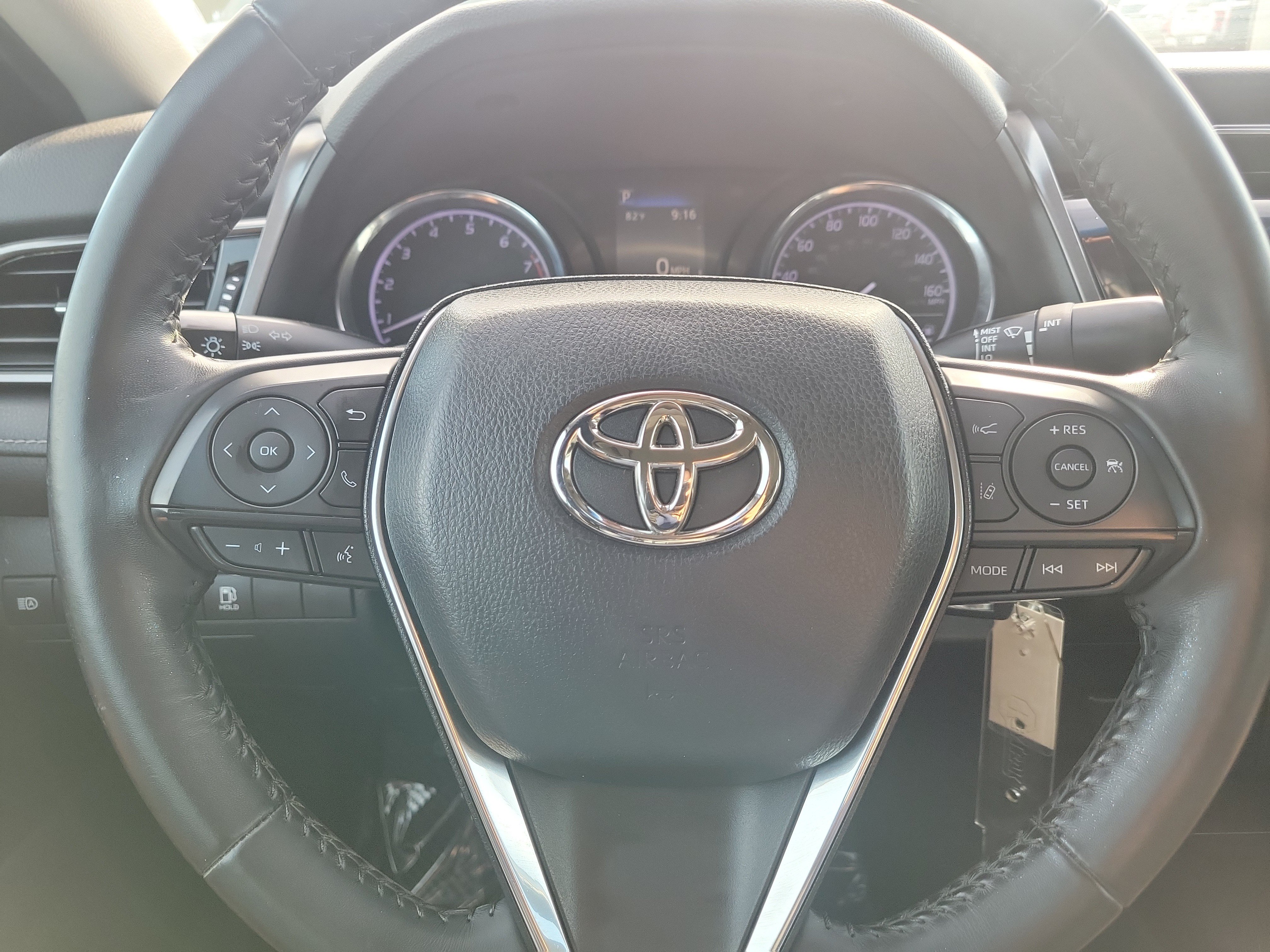 Used 2020 Toyota Camry SE FWD image 19