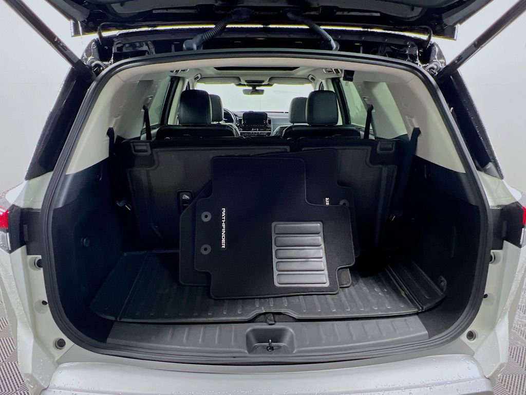 Used 2023 Nissan Pathfinder Platinum image 26