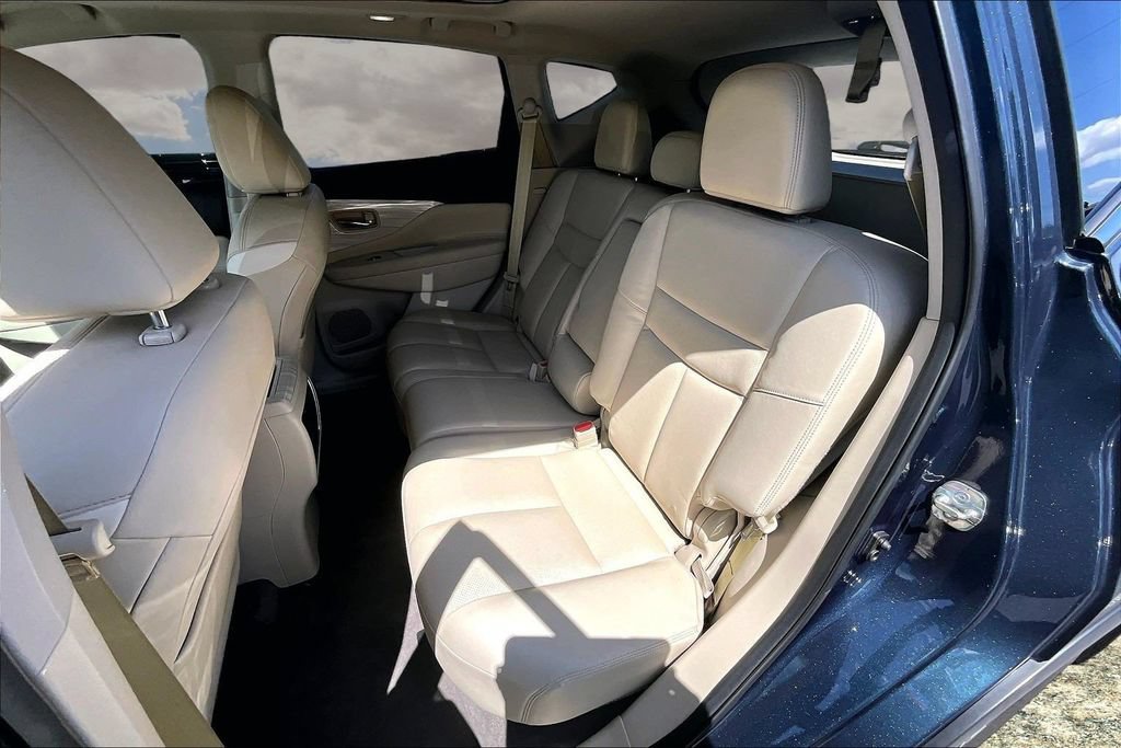 Used 2018 Nissan Murano Platinum w/ Cargo Package FWD image 22