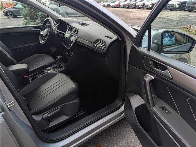 Certified 2022 Volkswagen Tiguan SE AWD/4WD image 11