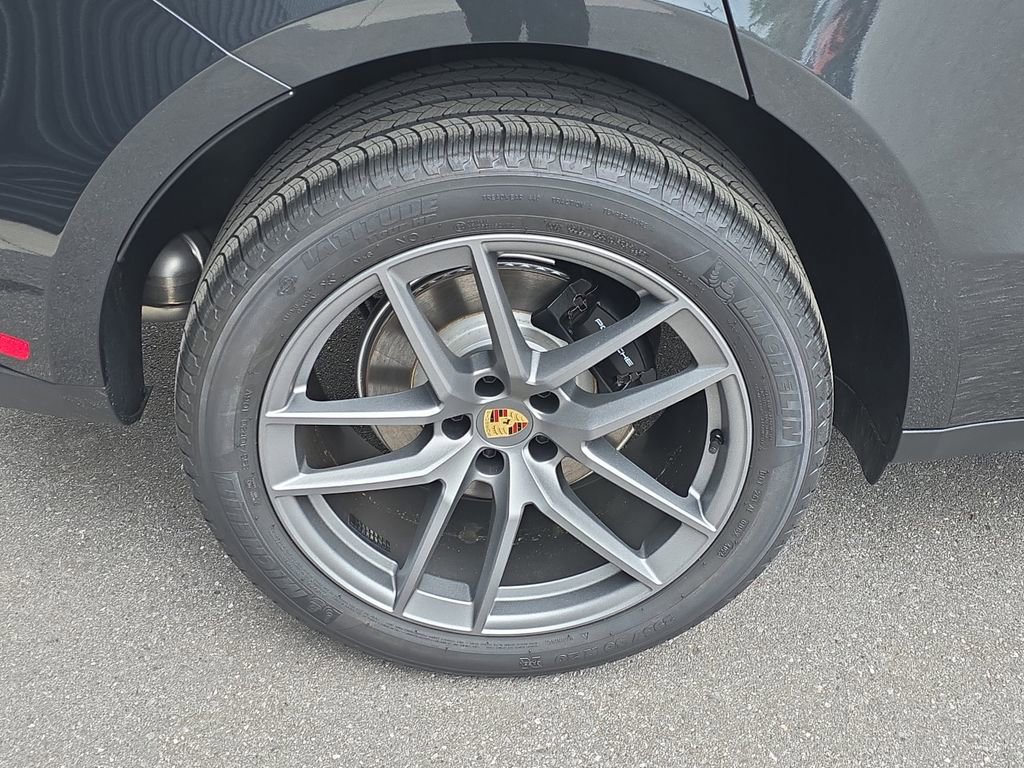 New 2026 Porsche Macan image 14