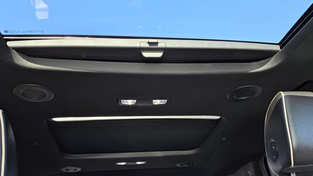 Used 2023 Chevrolet Traverse Premier AWD/4WD image 30