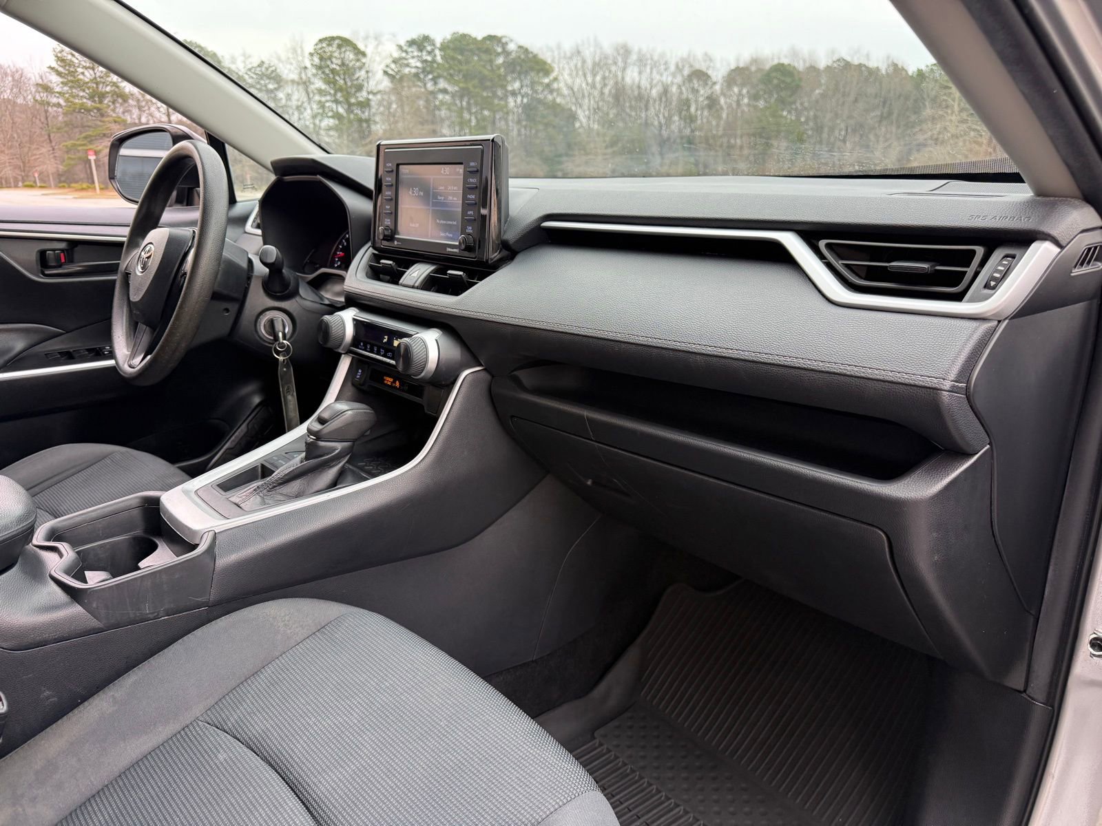 Used 2021 Toyota RAV4 LE image 23