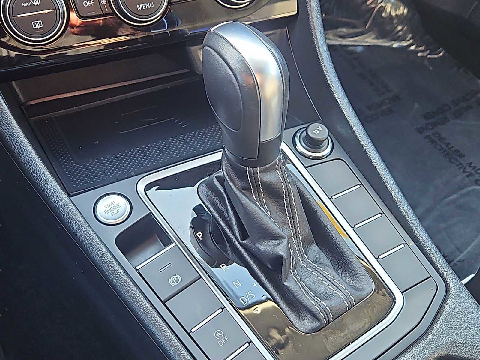 Used 2021 Volkswagen Jetta SEL Premium image 31