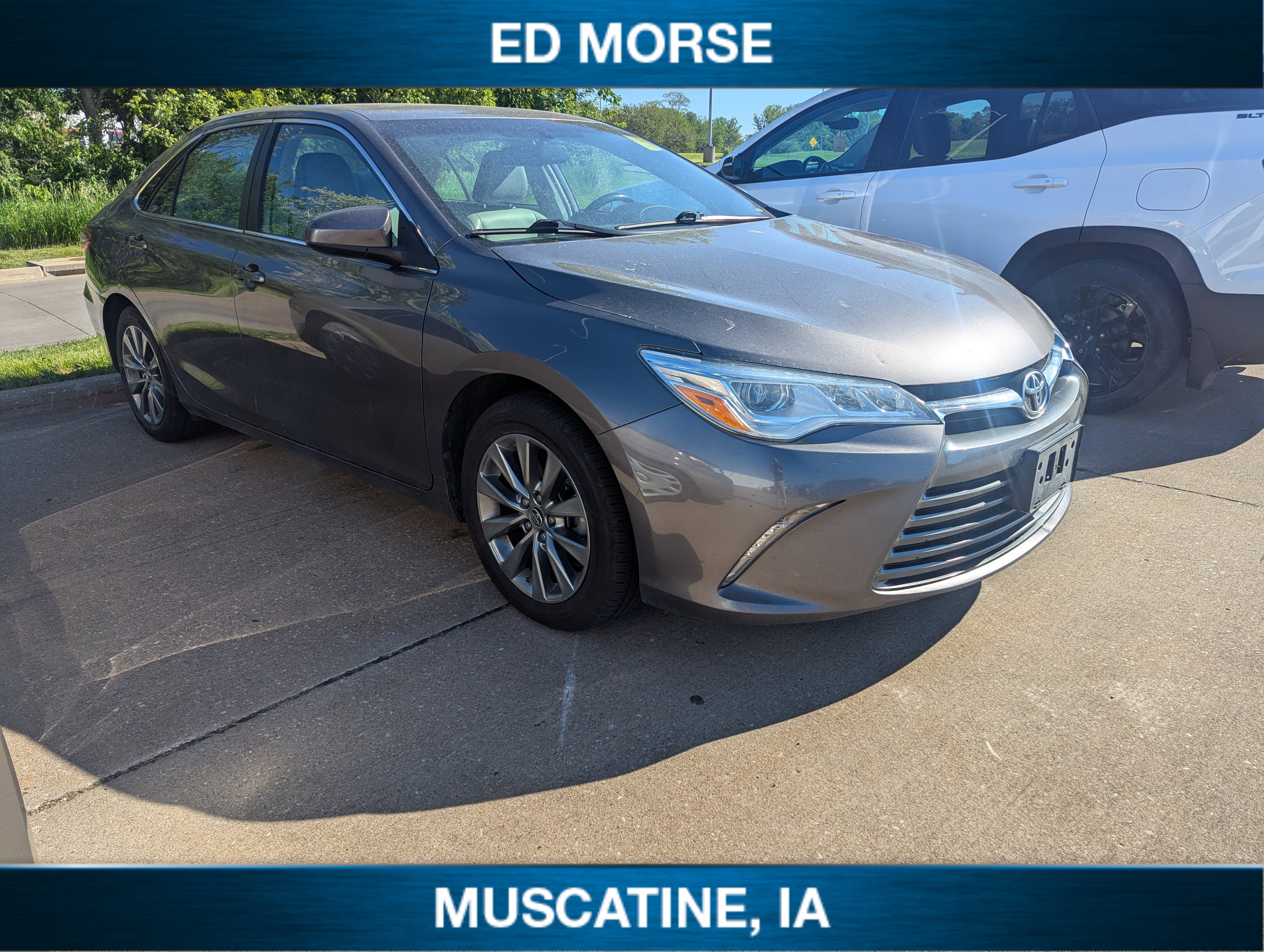 Used 2015 Toyota Camry XLE FWD image 2