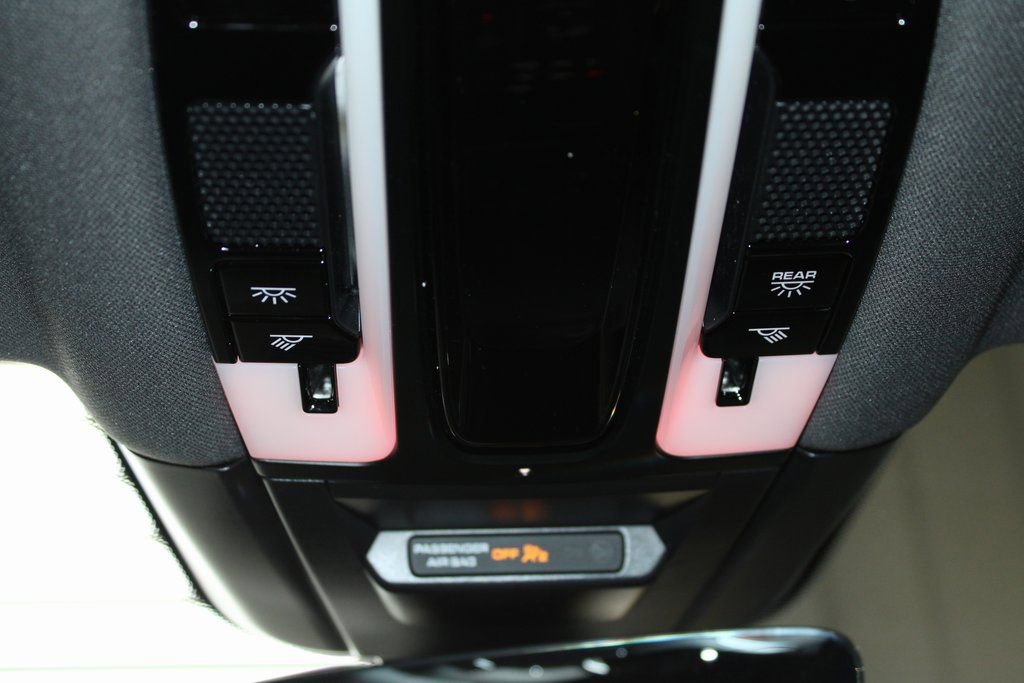 Used 2023 Porsche Cayenne S Platinum w/ Premium Package Plus image 40