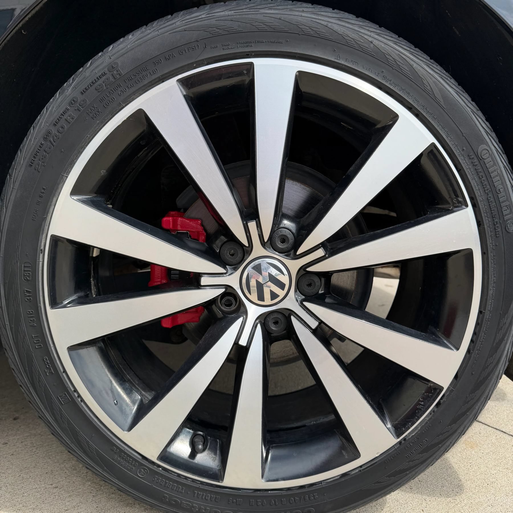 Used 2012 Volkswagen Beetle Launch Edition FWD image 16