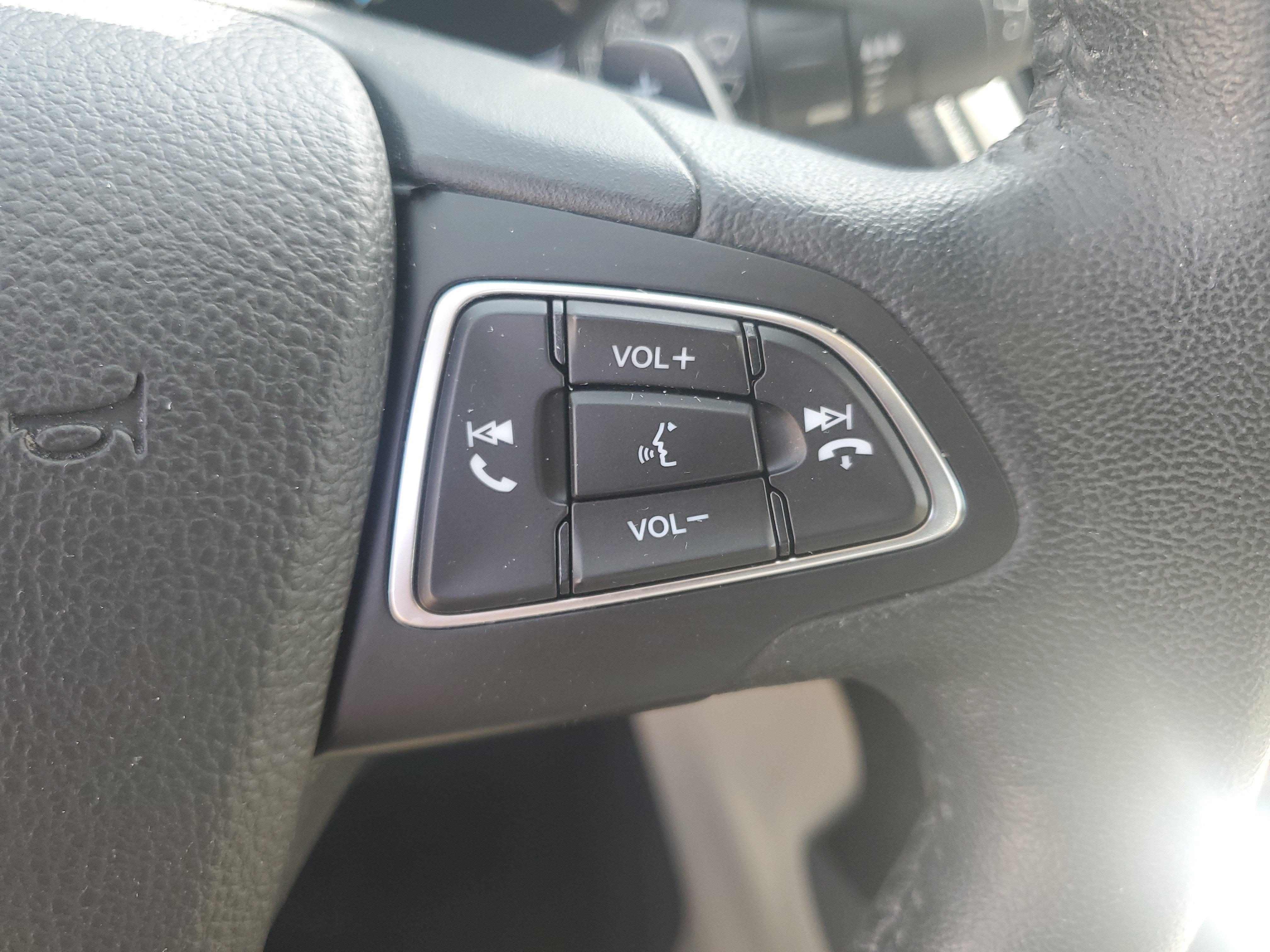 Used 2017 Ford Escape Titanium FWD image 13