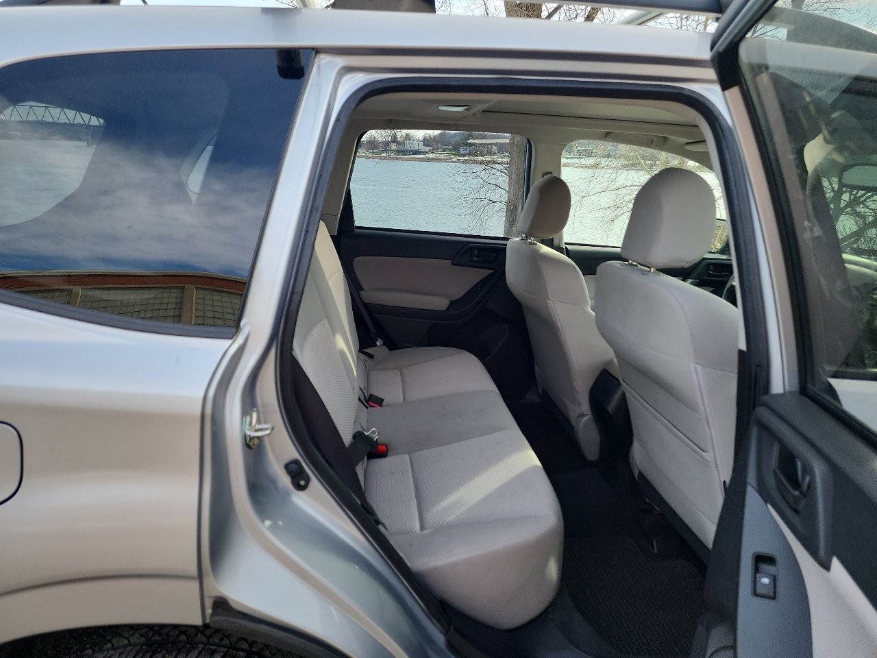 Used 2014 Subaru Forester 2.5i Premium w/ All-Weather Package image 12