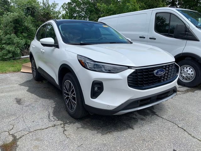 Used 2024 Ford Escape SE w/ PHEV Premium Package FWD image 2