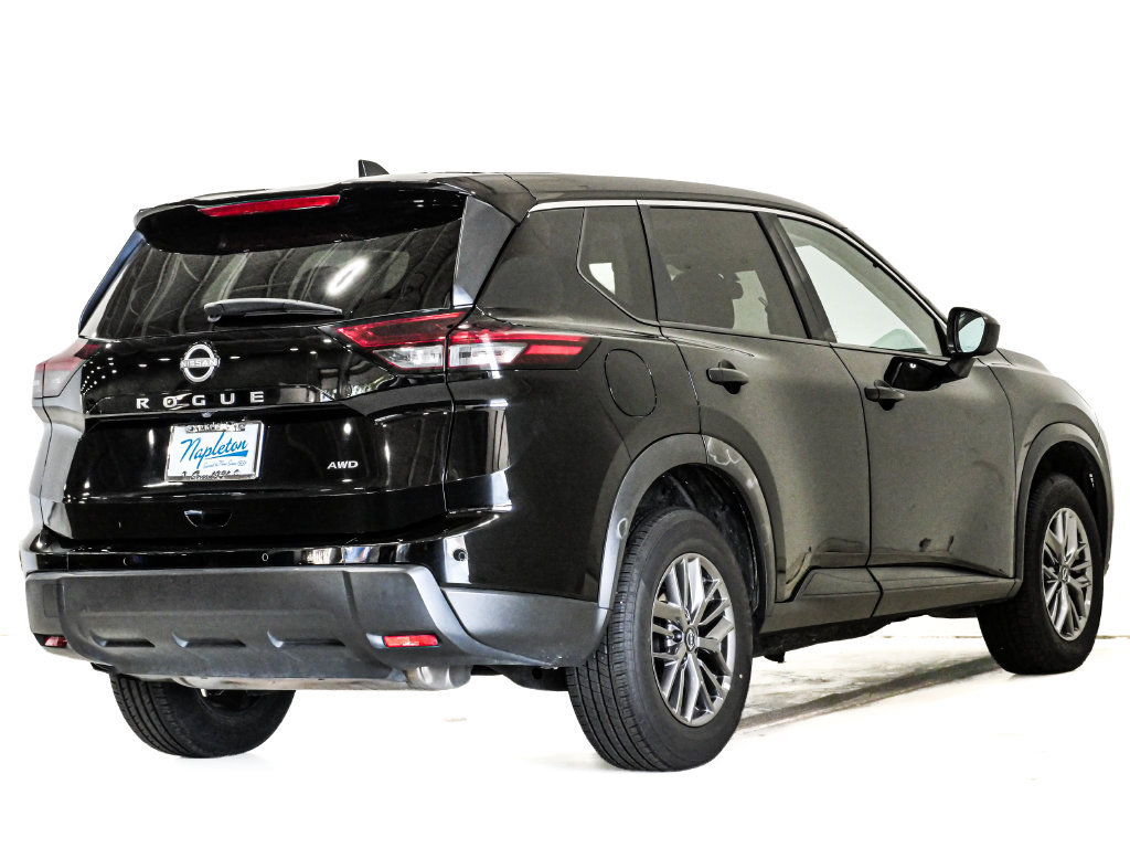 Used 2024 Nissan Rogue S AWD/4WD image 6