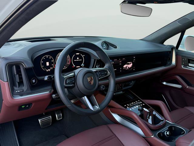 Used 2025 Porsche Cayenne GTS image 15