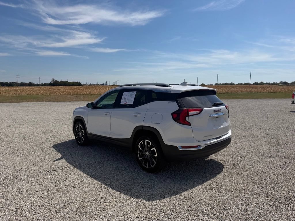 Used 2022 GMC Terrain SLT w/ Infotainment Package II FWD image 5