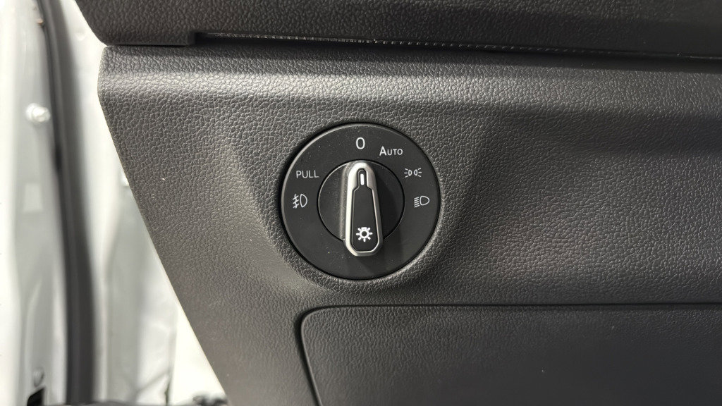 Certified 2021 Volkswagen Jetta SEL Premium image 21