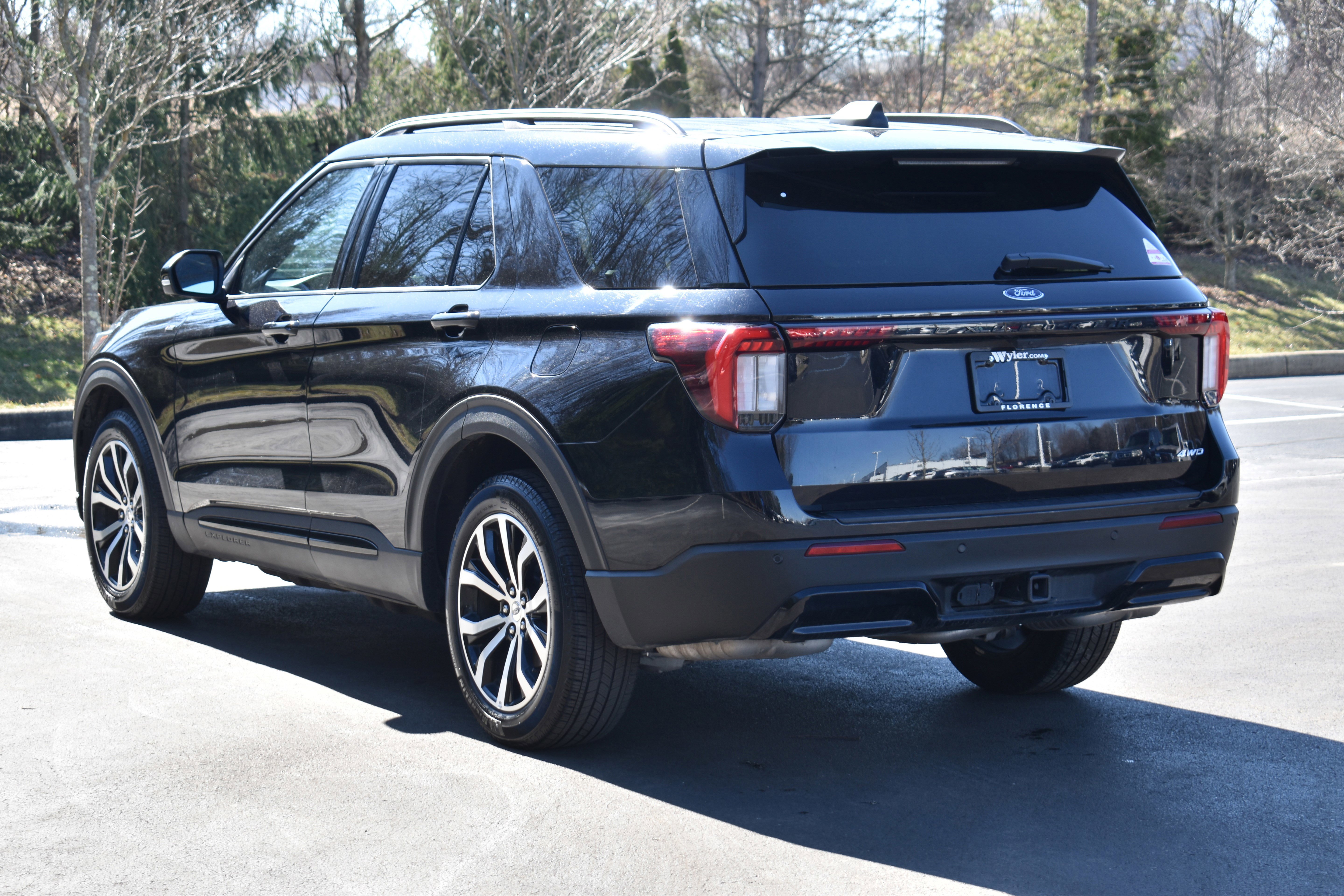 Used 2025 Ford Explorer ST-Line image 29