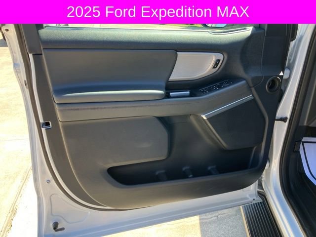 Used 2025 Ford Expedition Max Active image 30