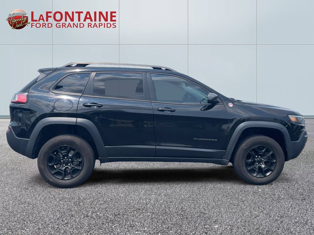 Used 2019 Jeep Cherokee Trailhawk AWD/4WD image 8