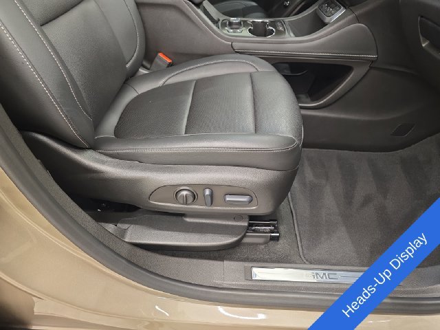 Used 2022 GMC Acadia SLT w/ Technology Package AWD/4WD image 11