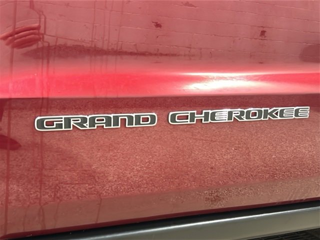 Used 2018 Jeep Grand Cherokee Limited image 31