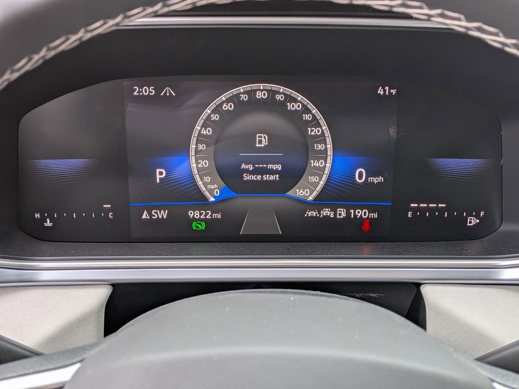 Used 2025 Volkswagen Taos SE w/ Panoramic Sunroof Package image 19