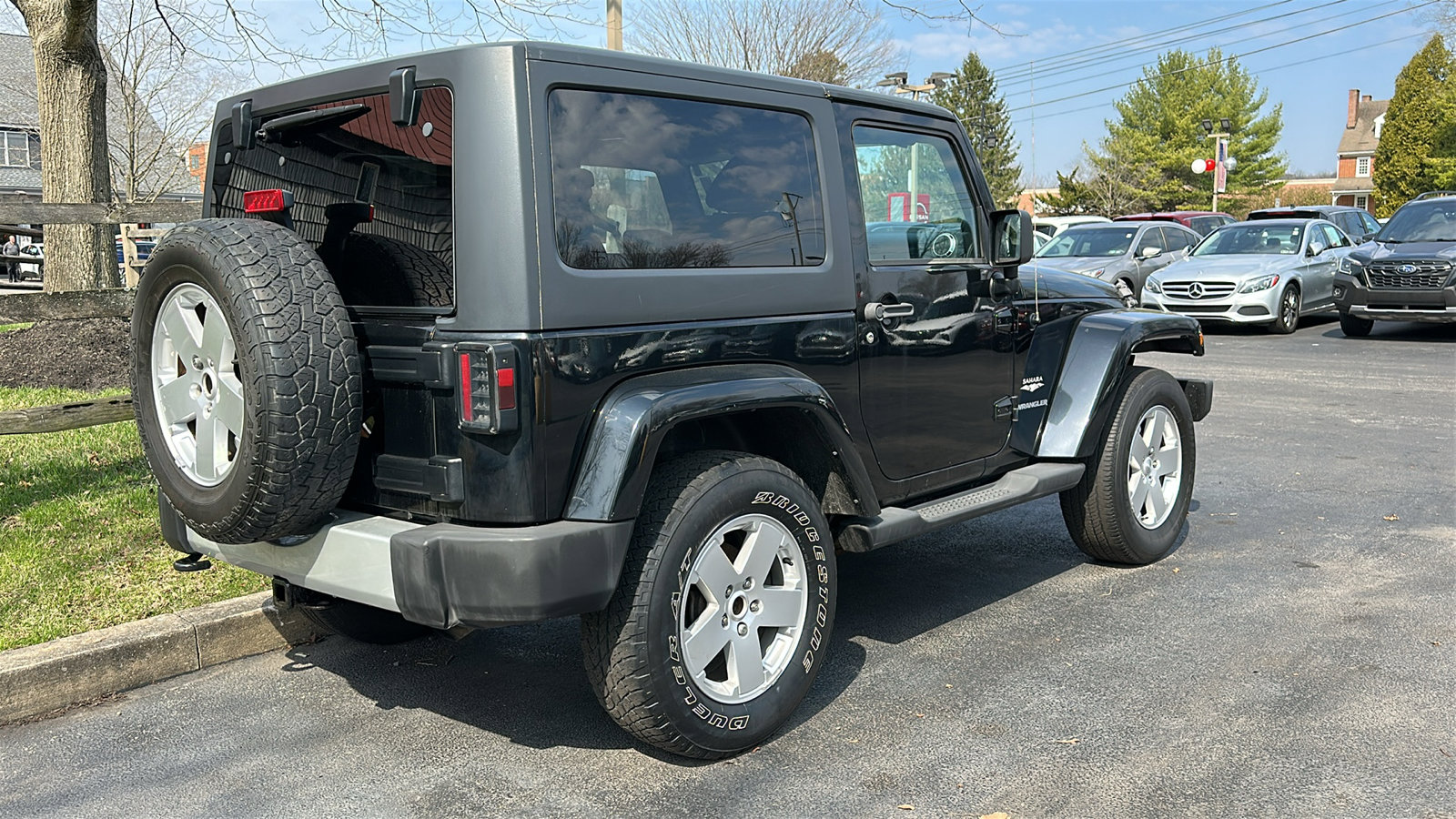 Used 2011 Jeep Wrangler Sahara image 8