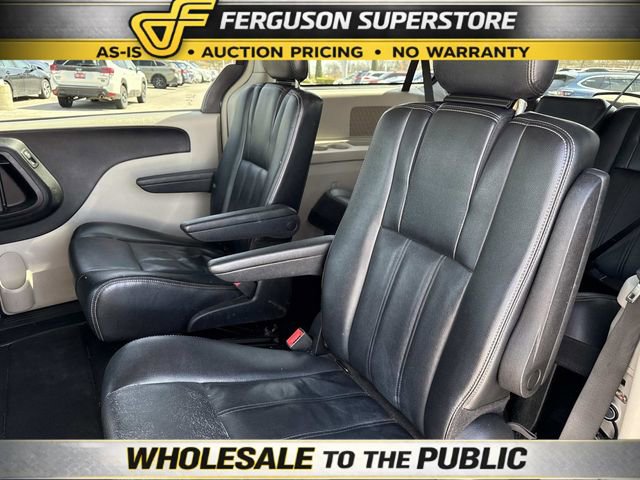 Used 2014 Chrysler Town & Country Touring image 14