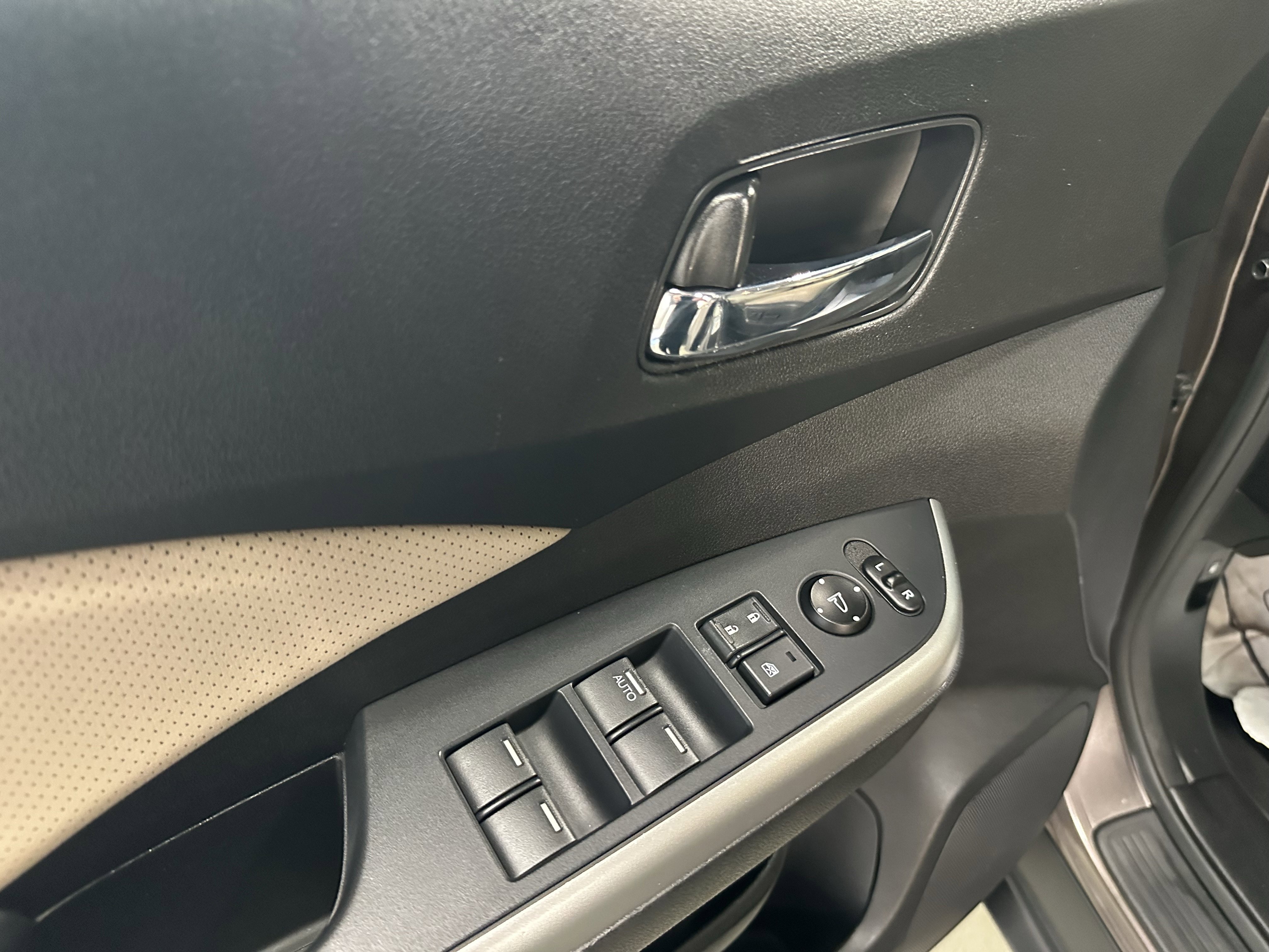 Used 2015 Honda CR-V EX-L image 17