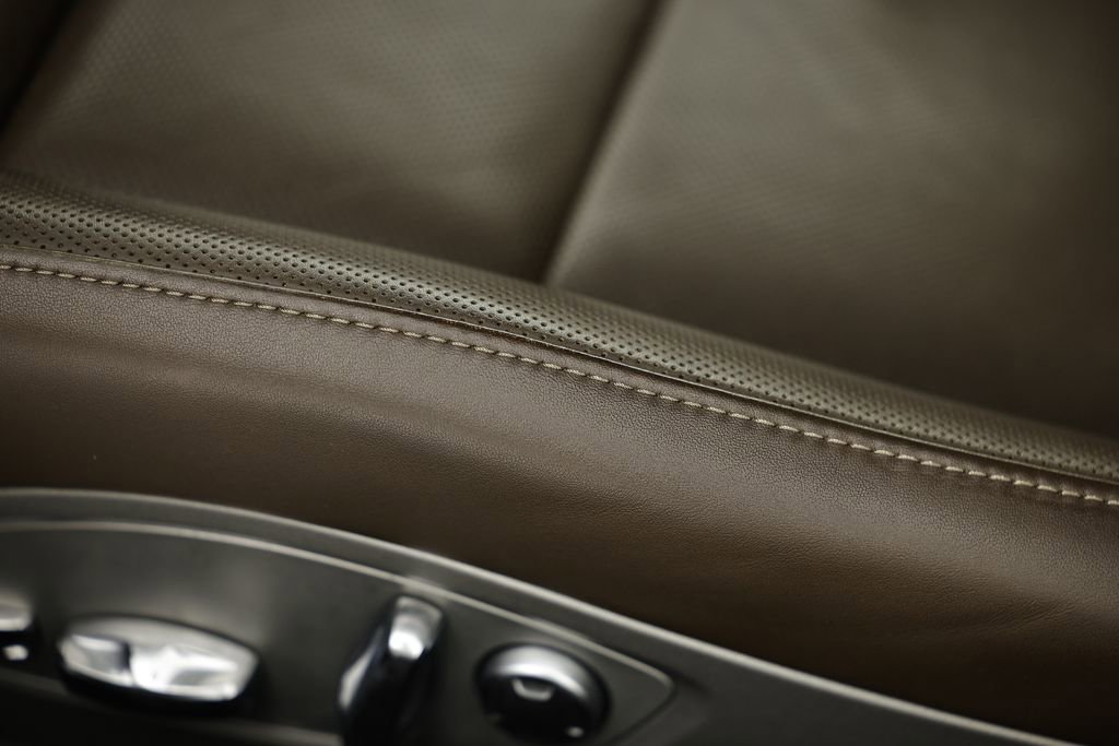 Certified 2018 Porsche 911 Targa 4S w/ Sportdesign Package image 26