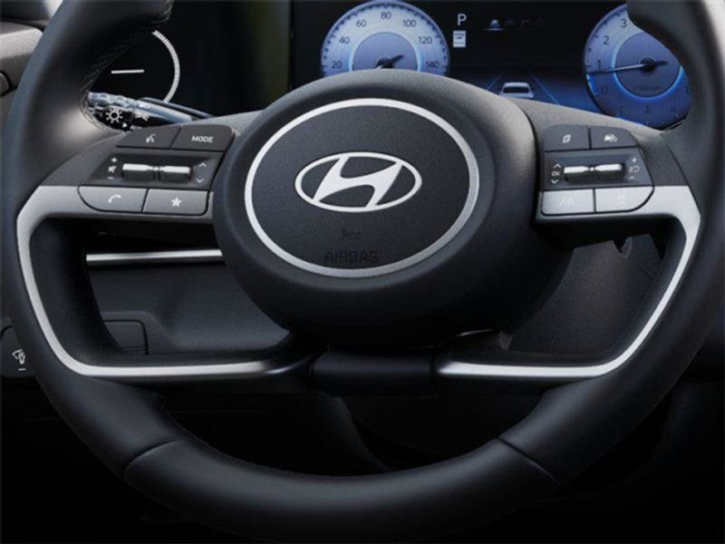 Certified 2025 Hyundai Elantra SEL FWD image 15