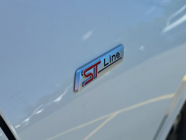Certified 2023 Ford Escape ST-Line Elite w/ Premium Technology Package AWD/4WD image 6