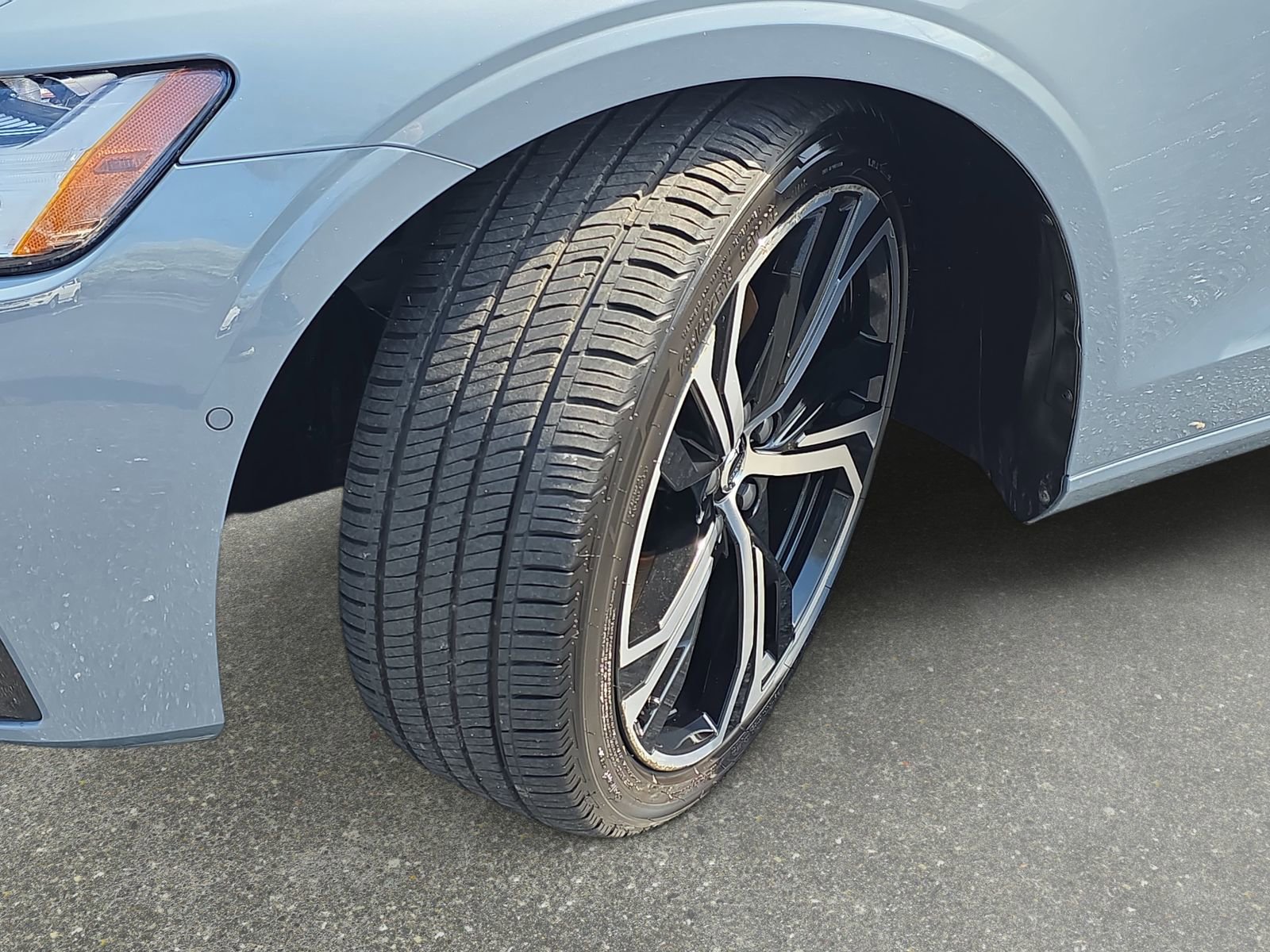 Used 2024 Volvo S60 B5 Plus image 31