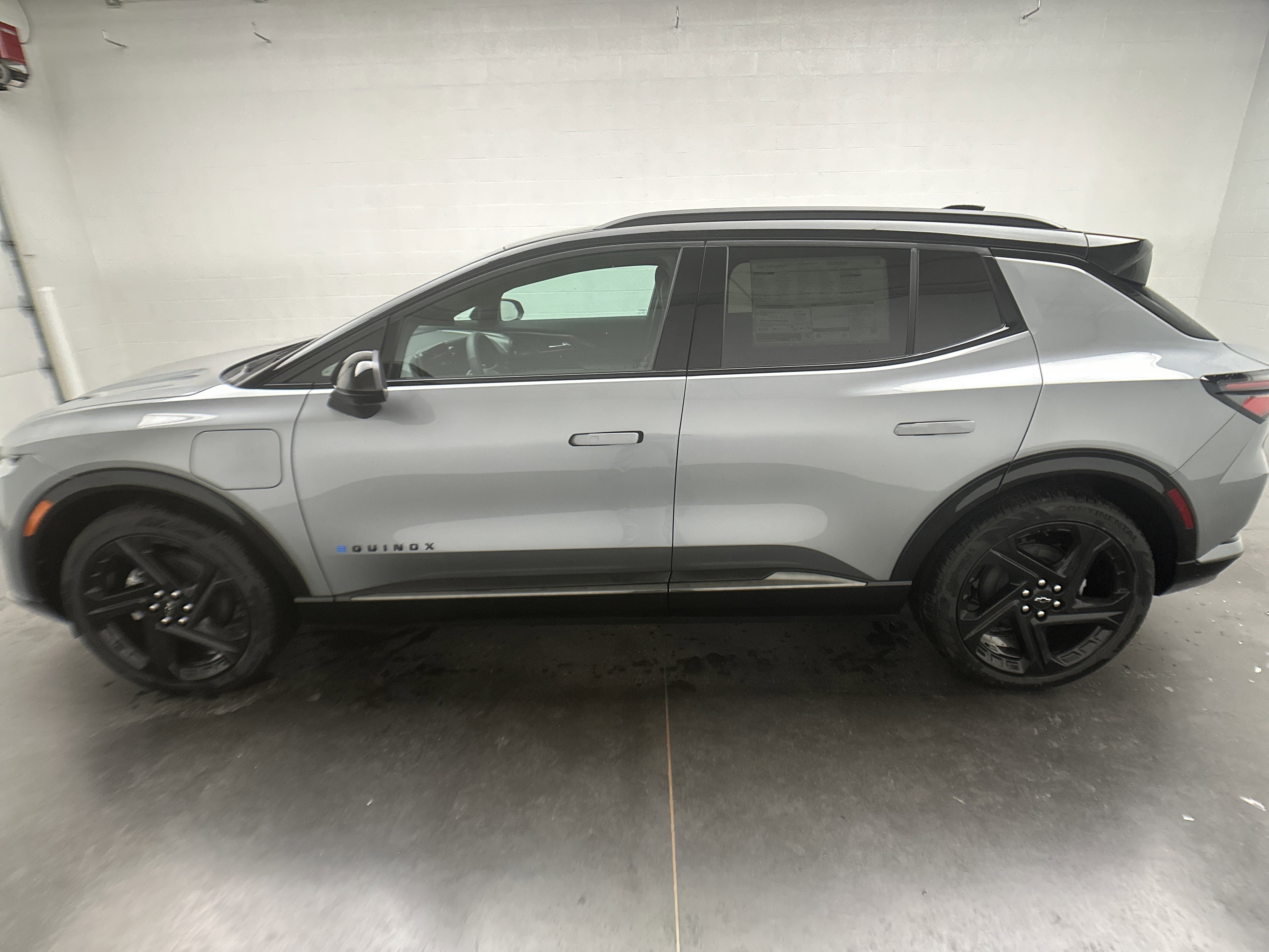 New 2026 Chevrolet Equinox EV RS image 6