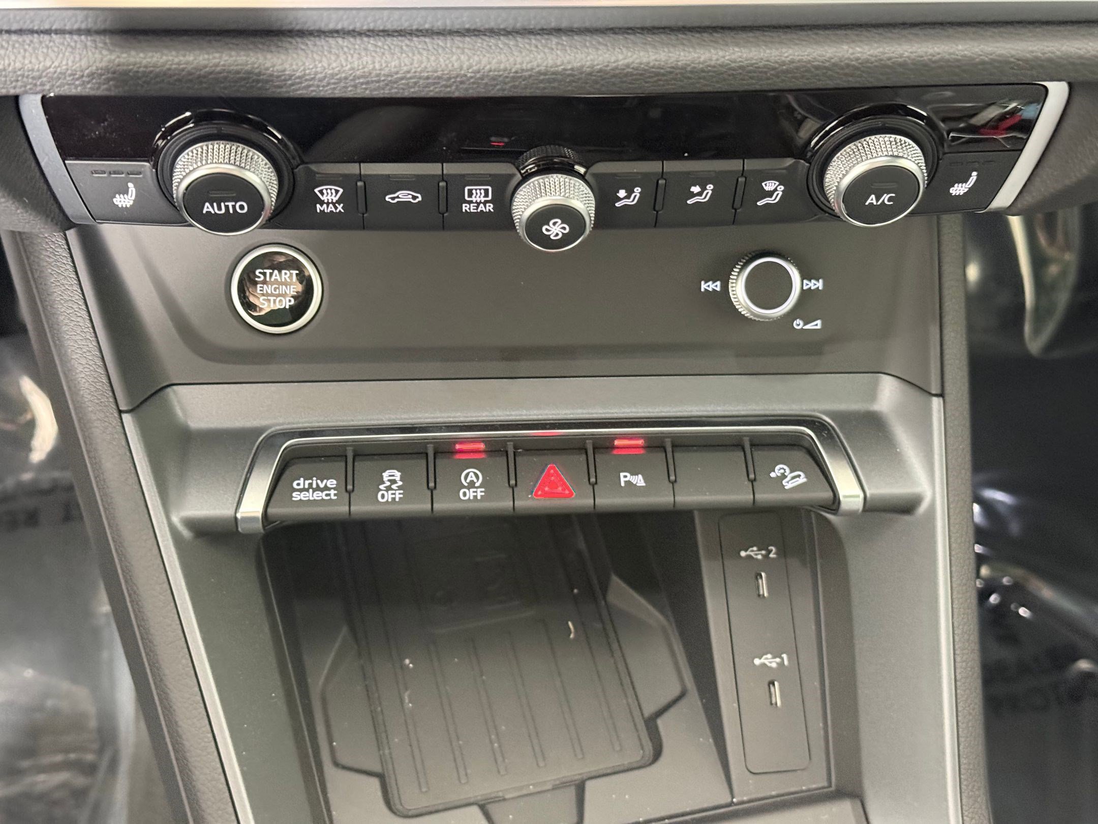 New 2025 Audi Q3 2.0T Premium image 18