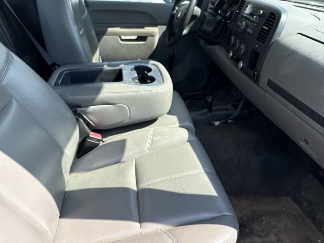 Used 2011 Chevrolet Silverado 2500 W/T AWD/4WD image 7