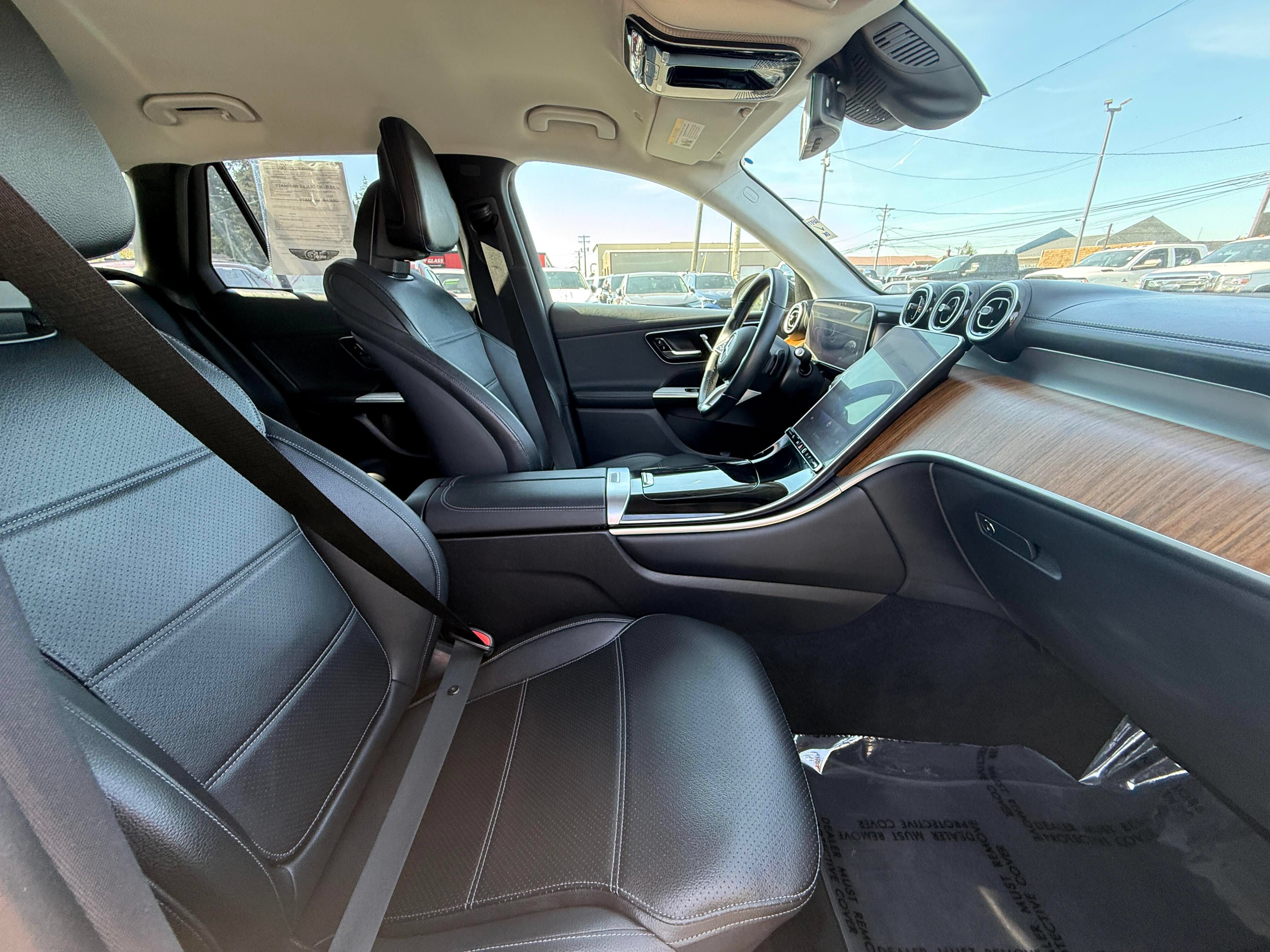 Used 2024 Mercedes-Benz GLC 300 4MATIC image 7