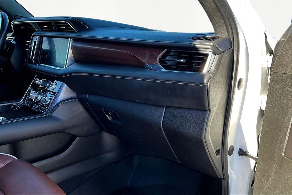 Used 2023 GMC Yukon Denali Ultimate image 16