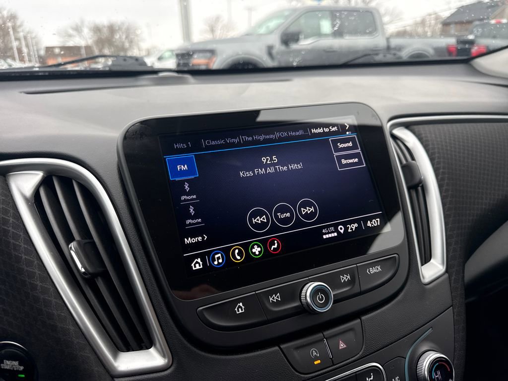 Used 2025 Chevrolet Malibu LT image 34