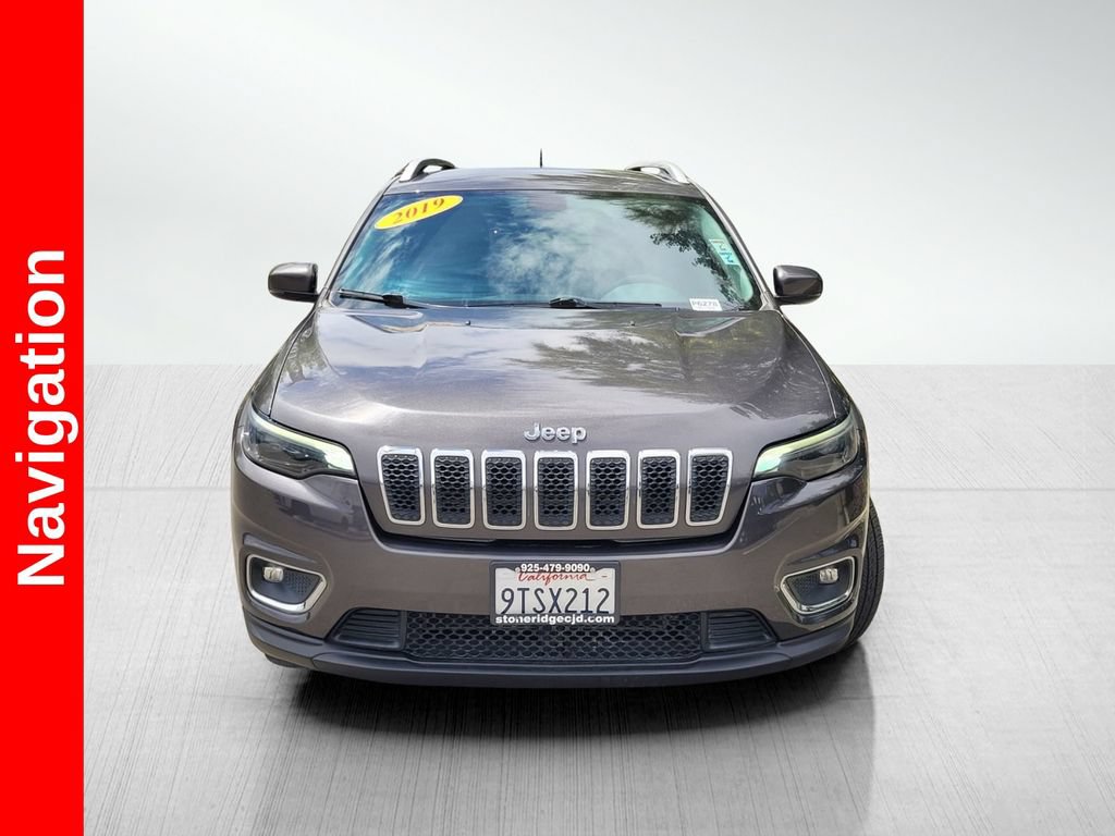 Used 2019 Jeep Cherokee Limited w/ Luxury Group FWD image 2