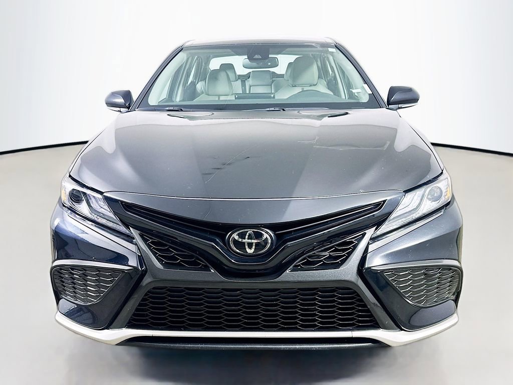 Used 2024 Toyota Camry XSE FWD image 2
