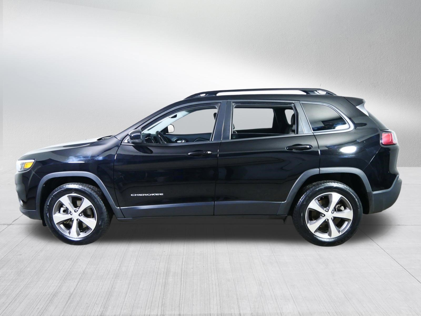Used 2022 Jeep Cherokee Limited image 4